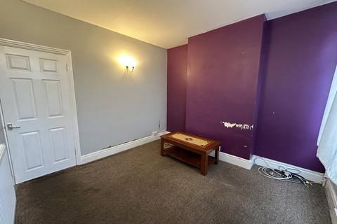 2 bedroom terraced house to rent, Newdigate Street,
