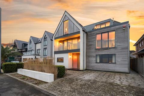 58 Marine Parade, Whitstable, CT5 2BD