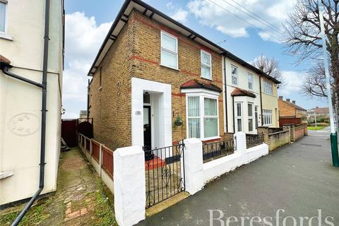 18 Globe Road, Hornchurch, RM11 1BS
