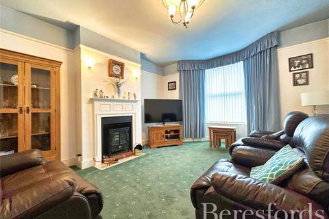 18 Globe Road, Hornchurch, RM11 1BS