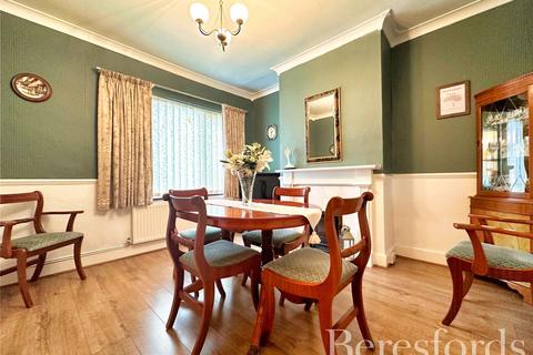 18 Globe Road, Hornchurch, RM11 1BS