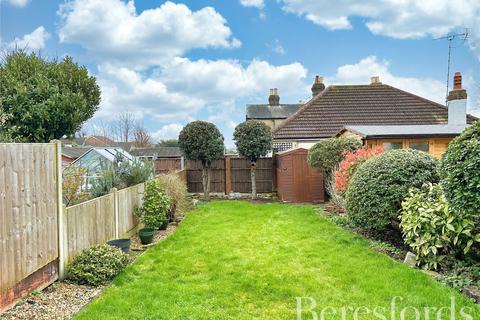 18 Globe Road, Hornchurch, RM11 1BS