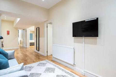3 bedroom flat to rent, Maddox Street (5), Mayfair, London, W1S