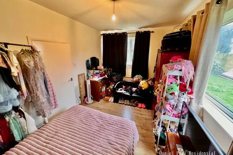 3 bedroom detached bungalow for sale, Osterley Lane