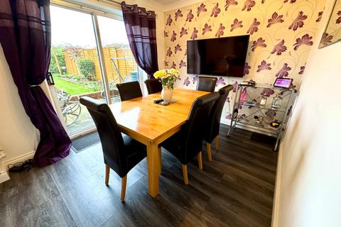 135 Bushmead Road, Luton, LU2 7YT