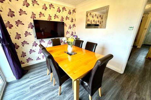135 Bushmead Road, Luton, LU2 7YT