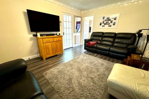 135 Bushmead Road, Luton, LU2 7YT