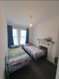 2 bedroom maisonette for sale, Broad Lane, London N15