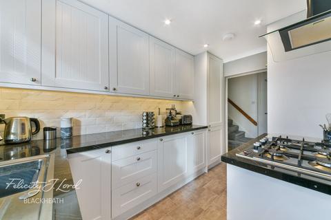 32 Constitution Rise, London, SE18 3RW