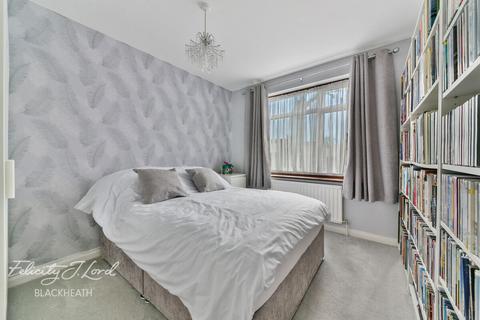 32 Constitution Rise, London, SE18 3RW