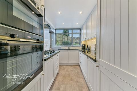 32 Constitution Rise, London, SE18 3RW