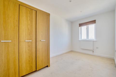2 bedroom flat to rent - Stanley Close London SE9