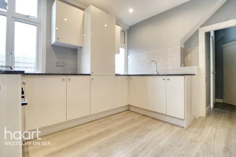 1 bedroom flat for sale - St Georges Park Avenue, Westcliff-On-Sea