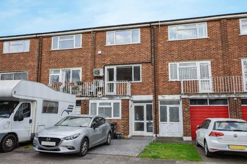 10 Collington Close, Northfleet, Gravesend, DA11 9JX