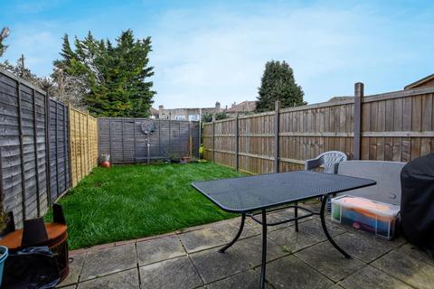 10 Collington Close, Northfleet, Gravesend, DA11 9JX
