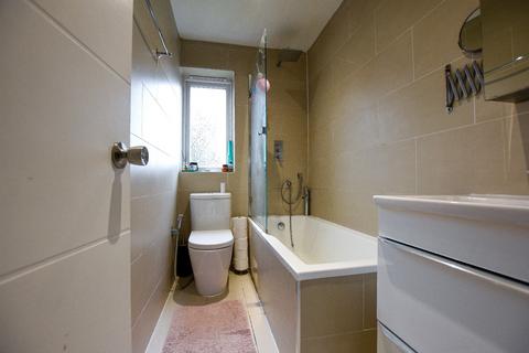 10 Collington Close, Northfleet, Gravesend, DA11 9JX