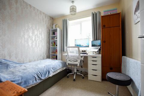 10 Collington Close, Northfleet, Gravesend, DA11 9JX