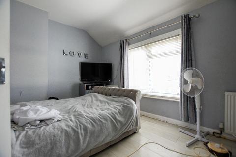 3 bedroom end of terrace house for sale - Larch Road, Dartford, Kent, DA1
