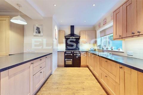 4 bedroom detached house for sale, Salmon Street, London, NW9