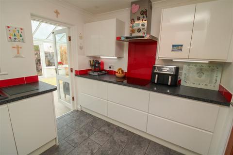 74 Down Road, Portishead, Bristol, BS20 8DA