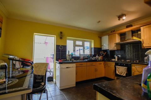 3 bedroom terraced house for sale, Hampton Crescent, Gravesend, Kent, DA12