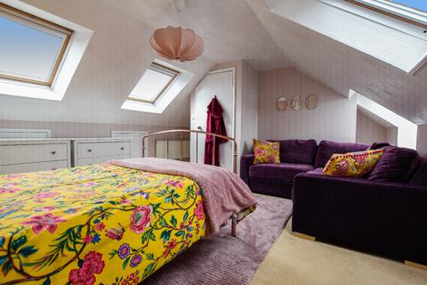 4 bedroom terraced house for sale, Smarts Road, Gravesend, DA12