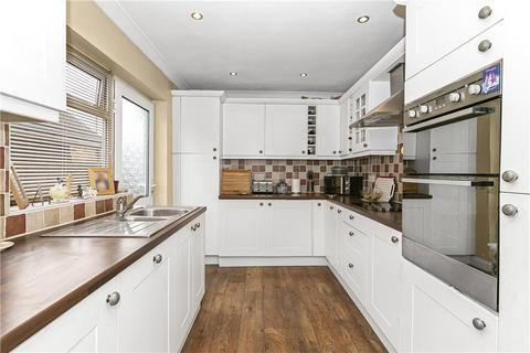 2 bedroom bungalow for sale - Russet Close, Staines-upon-Thames, Surrey, TW19