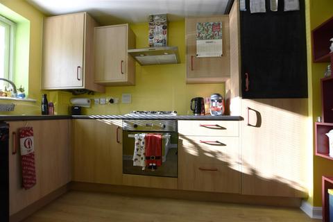 63 Nursery Grove, Gravesend, DA11 7BB