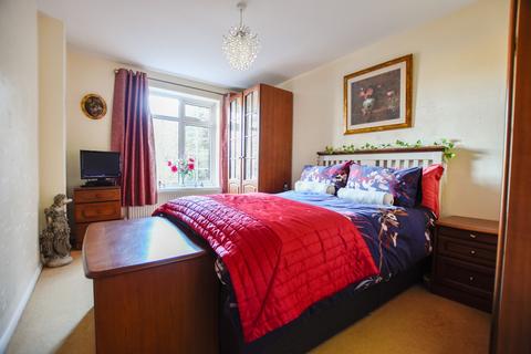17 Kemsley Close, Greenhithe, DA9 9LS