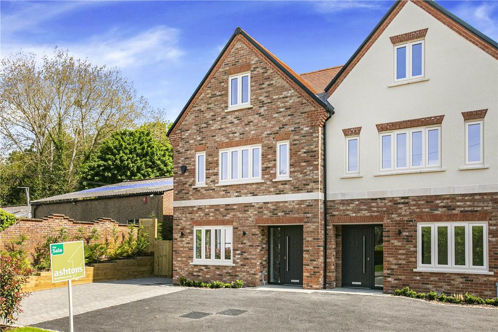 School Lane, Welwyn, Hertfordshire 3 bed semidetached house for sale