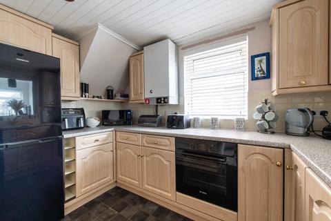 17 Clipper Crescent, Gravesend, DA12 4NW