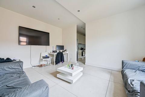 2 bedroom maisonette to rent, Brixton Road, Brixton, London, SW9