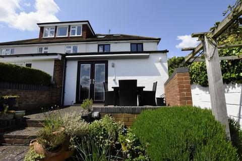 71 Thong Lane, Gravesend, DA12 4LB