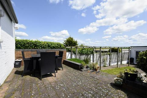 71 Thong Lane, Gravesend, DA12 4LB