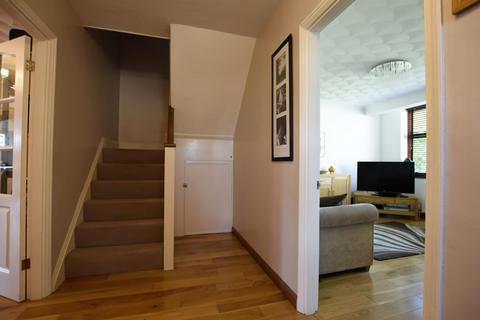71 Thong Lane, Gravesend, DA12 4LB