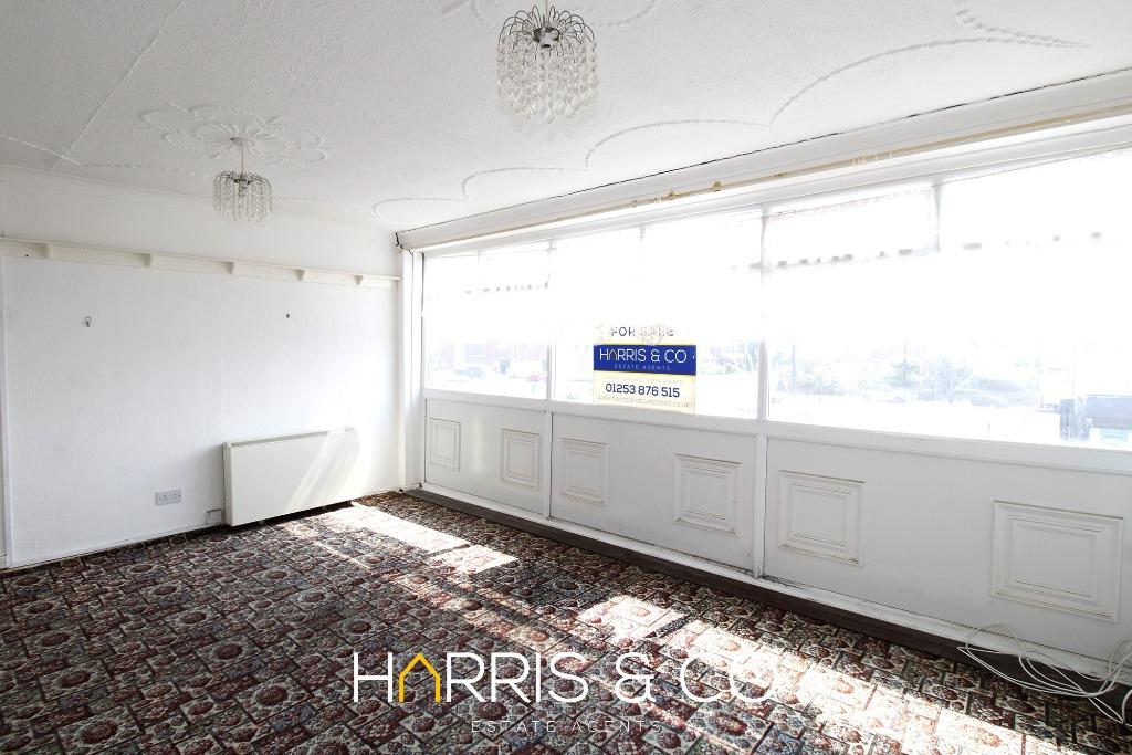 Larkholme Parade, Fleetwood, FY7 2 bed apartment for sale £49,950