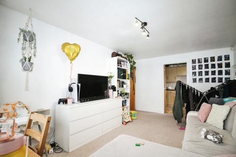 2 bedroom ground floor flat for sale - Pavilion Close, Stanningley, LS28