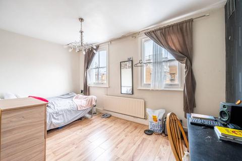 3 bedroom flat to rent, Cedarne Road, Fulham, London, SW6