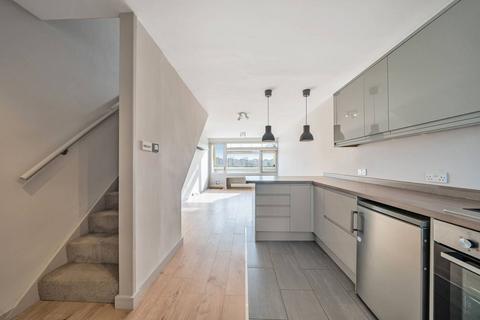 2 bedroom flat to rent - Highcliffe Drive, Roehampton, London, SW15