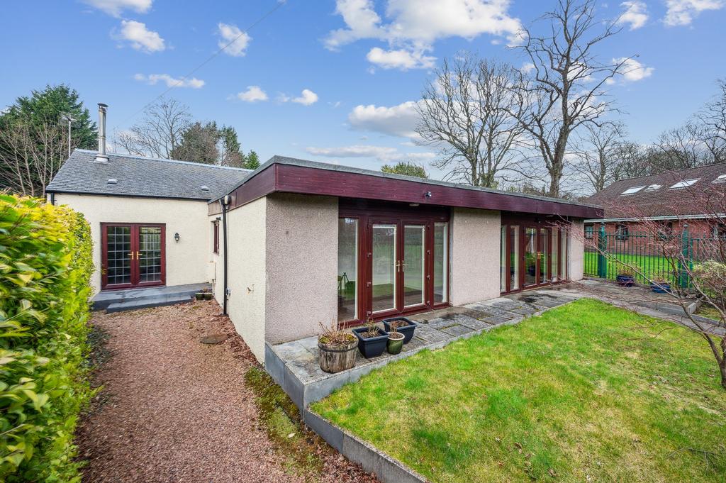 Grange Road, Alloa, Clackmannanshire, FK10 1LU 4 bed detached bungalow