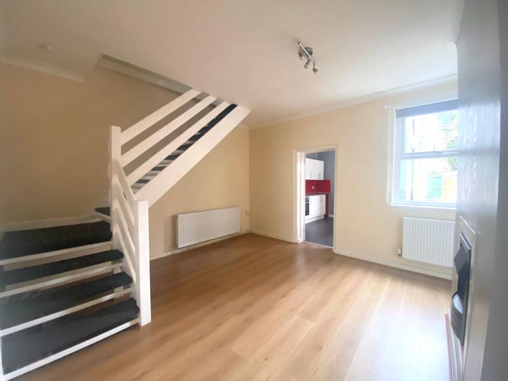 Derbyshire Hill Road, St. Helens WA9 2 bed terraced house £695 pcm (£