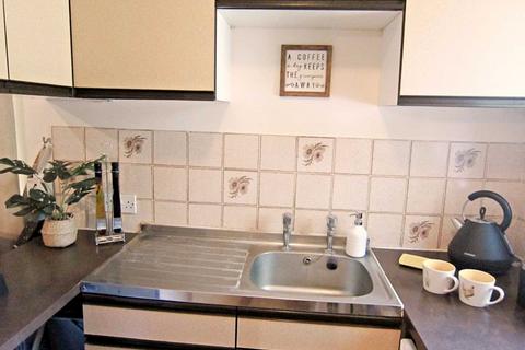 1 bedroom flat for sale, Watersfield Close, Reading RG6