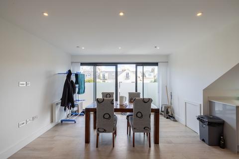2 bedroom terraced house to rent, Midvale Road, St. Helier, Jersey