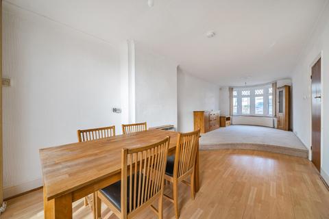 4 Eversley Avenue, Bexleyheath, DA7 6RB