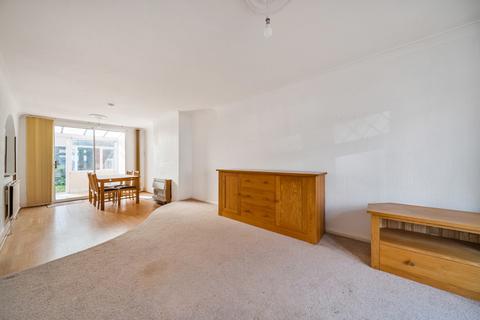 4 Eversley Avenue, Bexleyheath, DA7 6RB