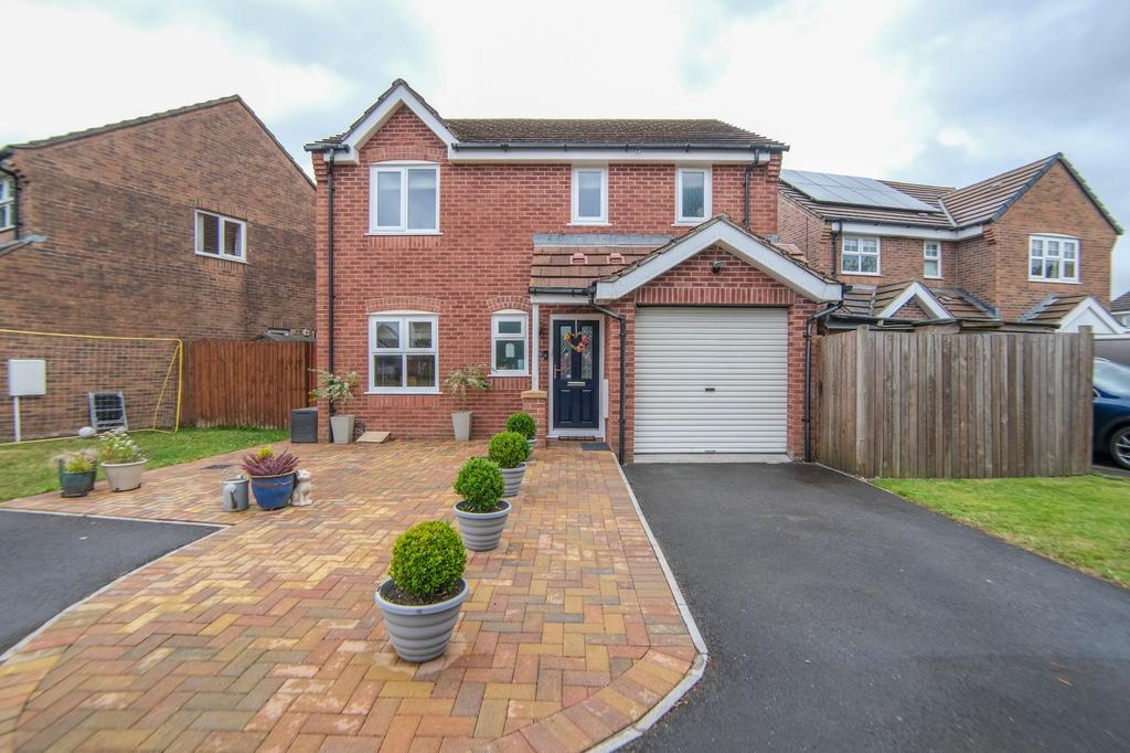 Birchgrove, Swansea SA7 3 bed detached house £275,000