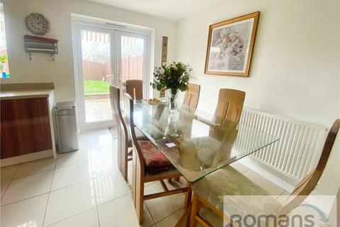 3 bedroom end of terrace house for sale, Mill View, Purton, Swindon