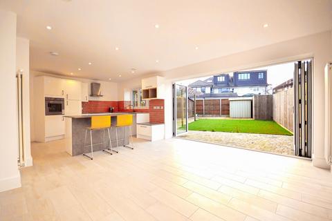 4 bedroom semi-detached house to rent, St Dunstans Avenue, London W3 6QH