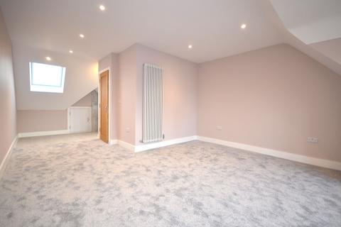 4 bedroom semi-detached house to rent, St Dunstans Avenue, London W3 6QH