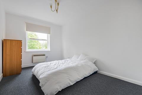 2 bedroom flat to rent, Horniman Drive London SE23